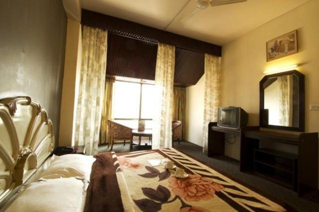 Hotel Sitara International Manali  Bilik gambar